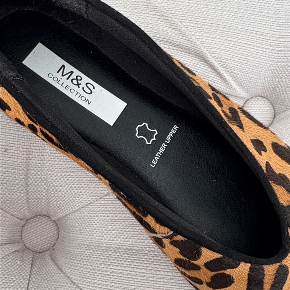 Marks and Spencer (M&S) leather leopard flats - Picture 4 of 9